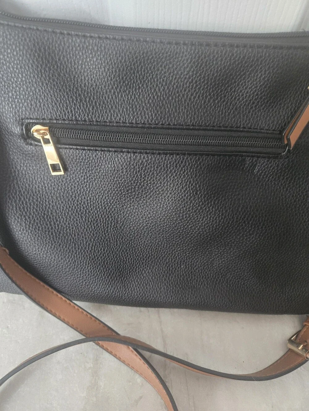 Mia K Collection Aliyah Black Crossbody Bag Brown Trim Gold Hardware